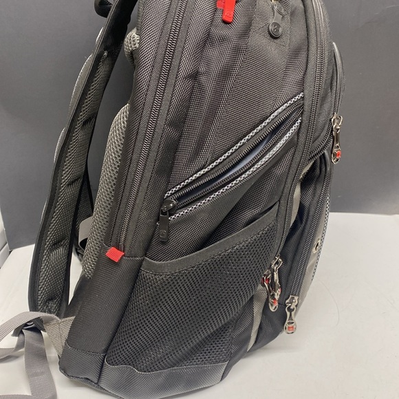 Wenger Synergy Pro 16" Laptop Backpack, Black/Grey - Picture 13 of 17